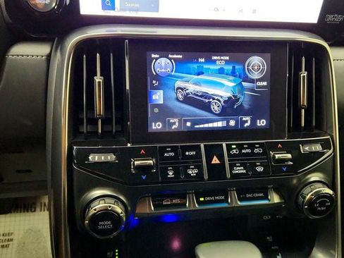 Used 2023 Lexus LX 600 4WD w/ Interior Upgrade Package image 18