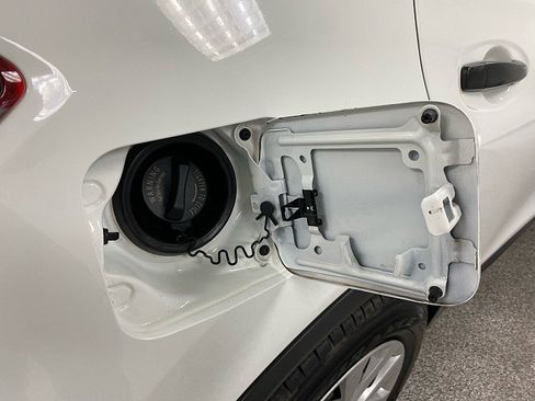 Used 2017 Nissan Rogue S image 28