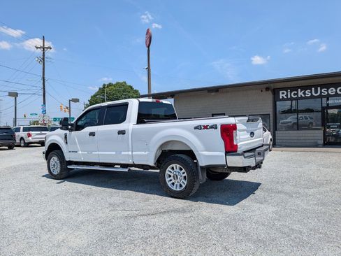 Used 2019 Ford F250 XLT w/ Snow Plow Prep Package AWD/4WD image 9