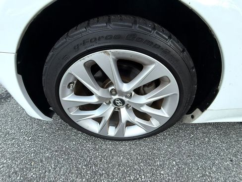 Used 2013 Hyundai Genesis 2.0T image 22