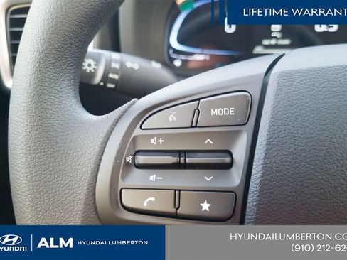 New 2026 Hyundai Venue SE FWD image 28