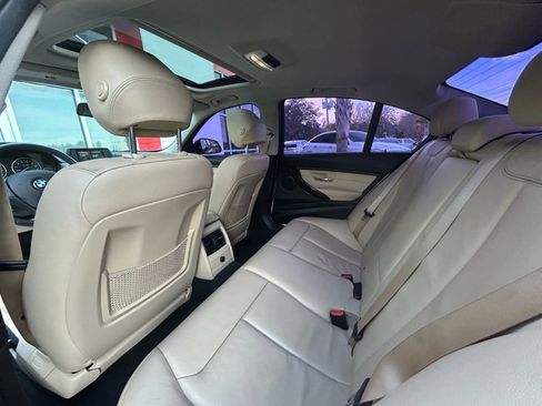 Used 2018 BMW 320i xDrive Sedan w/ Convenience Package image 16