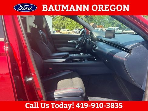 Used 2023 Genesis GV70 2.5T w/ Sport Prestige Package AWD/4WD image 10