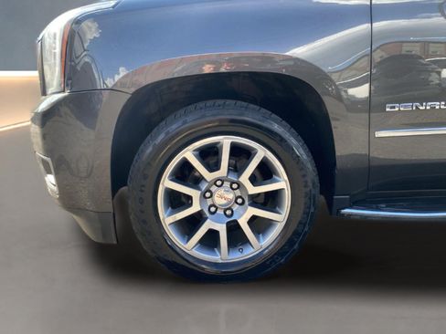 Used 2020 GMC Yukon XL Denali AWD/4WD image 11