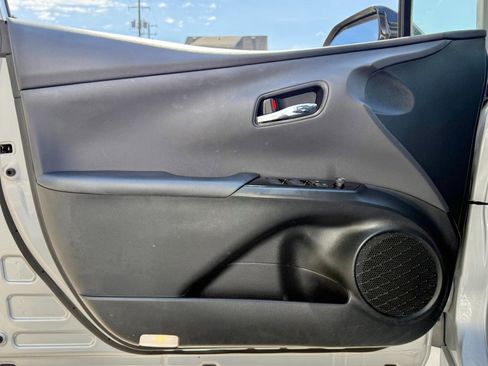 Used 2020 Toyota Prius XLE image 20