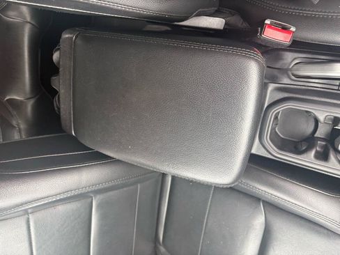 Used 2021 Jeep Wrangler Unlimited Sahara AWD/4WD image 27