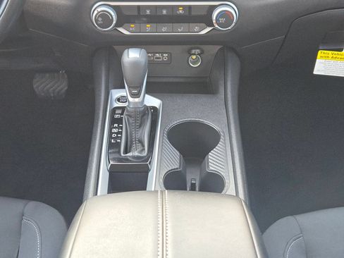 Certified 2025 Nissan Altima 2.5 S FWD image 18