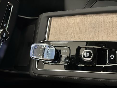 New 2026 Volvo XC90 T8 Core w/ Protection Package AWD/4WD image 19