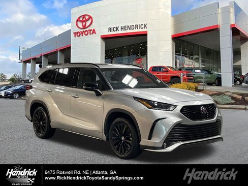 Certified 2023 Toyota Highlander XSE image 1