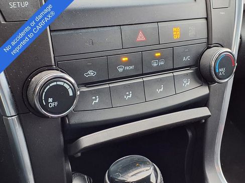 Used 2015 Toyota Camry image 27