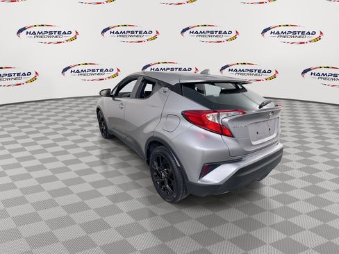 Used 2019 Toyota C-HR XLE FWD image 6