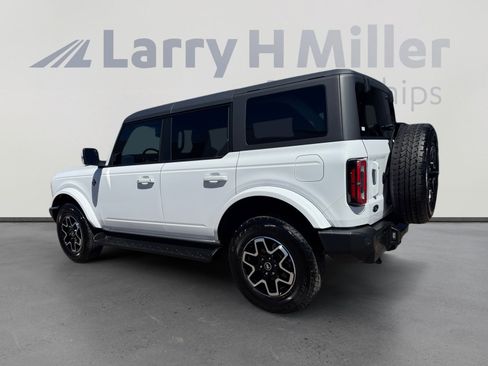 Used 2025 Ford Bronco Outer Banks AWD/4WD image 3