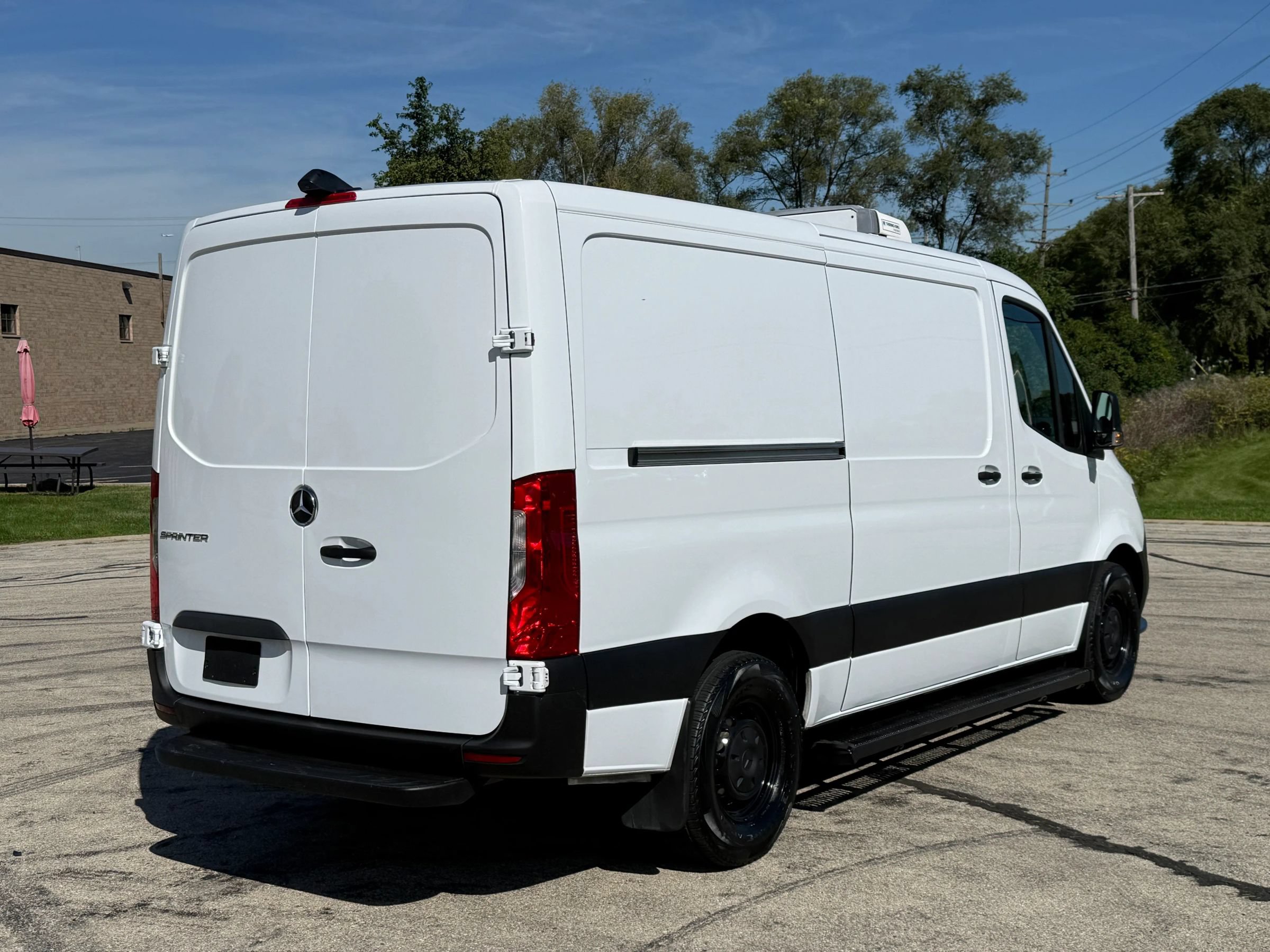 Used 2024 Mercedes-Benz Sprinter 2500 image 4