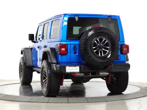 Used 2024 Jeep Wrangler Unlimited Rubicon w/ XTREMEE 35" Tire Package AWD/4WD image 3