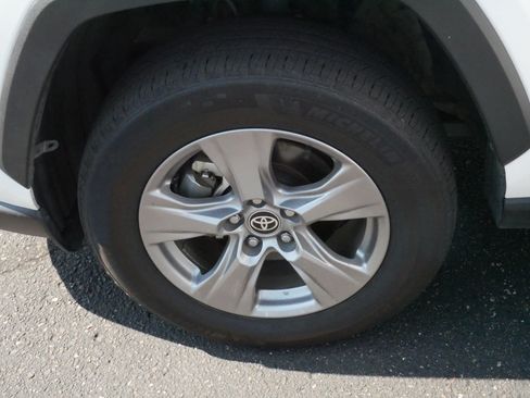 Certified 2025 Toyota RAV4 XLE AWD/4WD image 15
