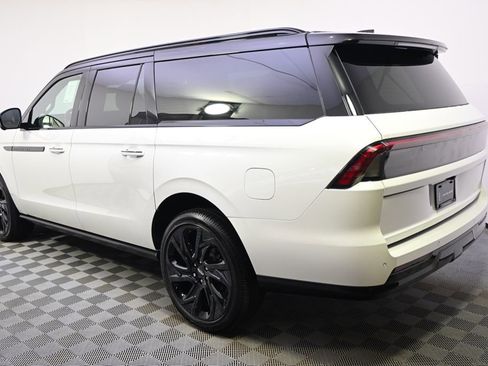 New 2026 Lincoln Navigator L Black Label AWD/4WD image 3