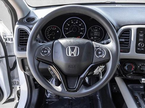 Used 2017 Honda HR-V LX image 12