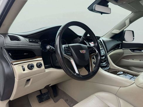 Used 2020 Cadillac Escalade Premium Luxury AWD/4WD image 21