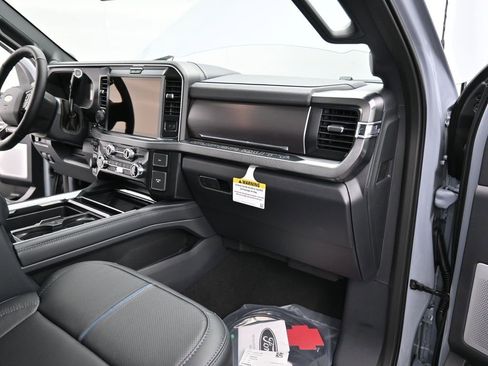 New 2026 Ford F450 Platinum w/ FX4 Off-Road Package image 24