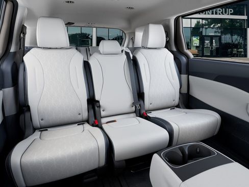 New 2026 Kia Carnival EX image 18