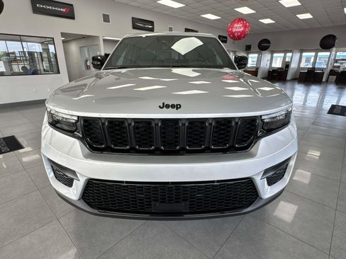 New 2025 Jeep Grand Cherokee Altitude RWD image 2