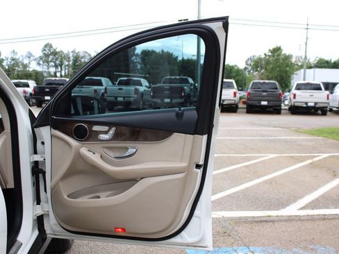Used 2017 Mercedes-Benz GLC 300 image 31