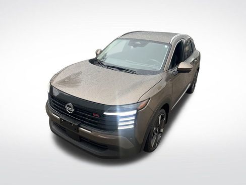 Certified 2025 Nissan Kicks SR image 35