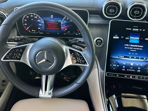 Used 2024 Mercedes-Benz GLC 300 4MATIC image 31