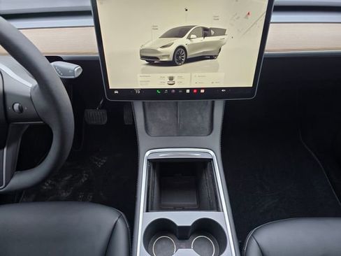 Used 2023 Tesla Model Y Long Range image 24