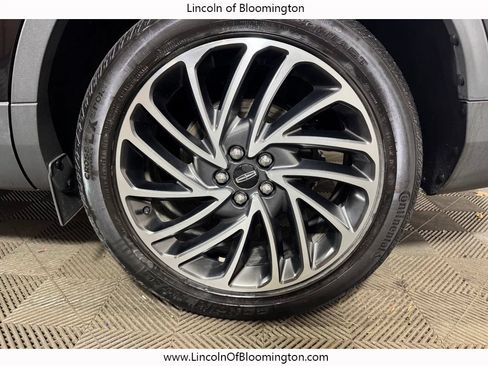 Used 2019 Lincoln Nautilus Reserve AWD/4WD image 25