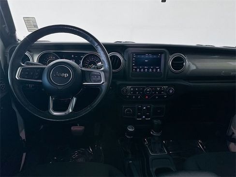 Used 2018 Jeep Wrangler Unlimited Sahara w/ Cold Weather Group image 18