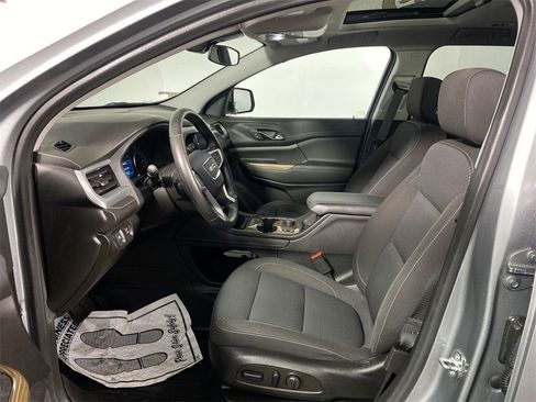 Used 2023 GMC Acadia SLE w/ Driver Convenience Package image 11