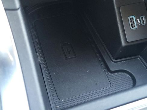 Used 2022 Ford Edge Titanium image 23