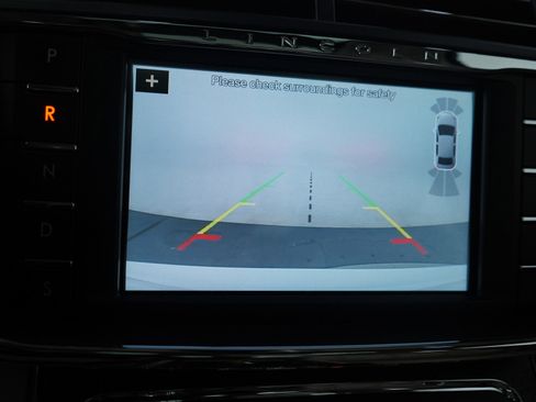 Used 2017 Lincoln Continental Select w/ Climate Package image 26