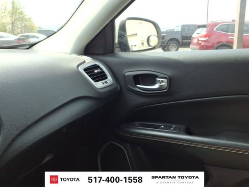 Used 2019 Jeep Compass Latitude w/ Popular Equipment Group FWD image 21