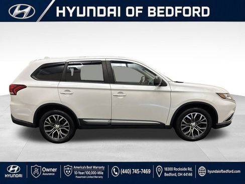 Used 2017 Mitsubishi Outlander ES AWD/4WD image 4
