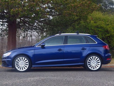 Used 2016 Audi A3 e-tron Prestige w/ Prestige Package image 2