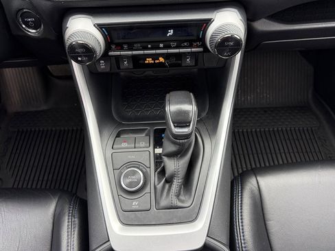 Used 2023 Toyota RAV4 SE image 23