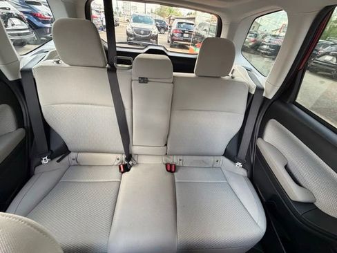 Used 2017 Subaru Forester 2.5i Premium w/ All-Weather Package AWD/4WD image 17
