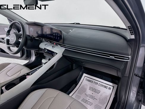 Certified 2024 Hyundai Elantra Limited FWD image 36