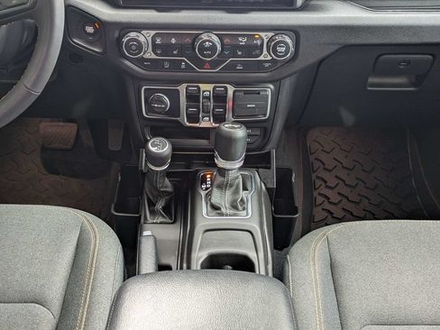 Used 2024 Jeep Wrangler Unlimited Sport AWD/4WD image 16