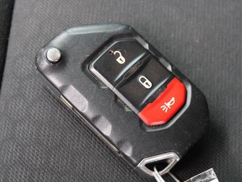 Used 2018 Jeep Wrangler Unlimited Rubicon AWD/4WD image 25