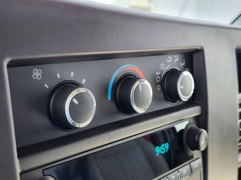 Used 2022 Chevrolet Express 3500 w/ Power Convenience Package RWD image 14