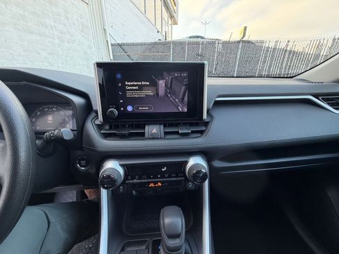 Used 2025 Toyota RAV4 XLE w/ Convenience Package image 17