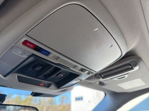 Used 2024 Subaru Forester Limited image 31