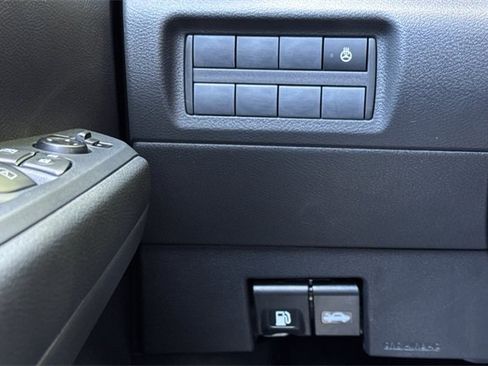 Used 2024 Nissan Kicks SR w/ SR Premium Package image 31