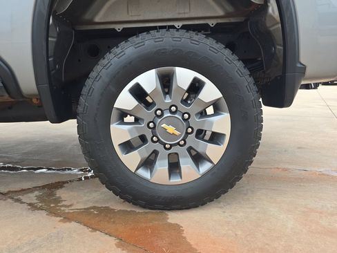 Used 2025 Chevrolet Silverado 2500 Custom w/ Custom Value Package AWD/4WD image 32
