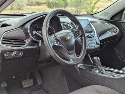 Used 2020 Chevrolet Malibu LT image 9