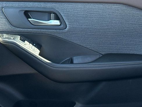 Used 2023 Nissan Rogue SV image 23