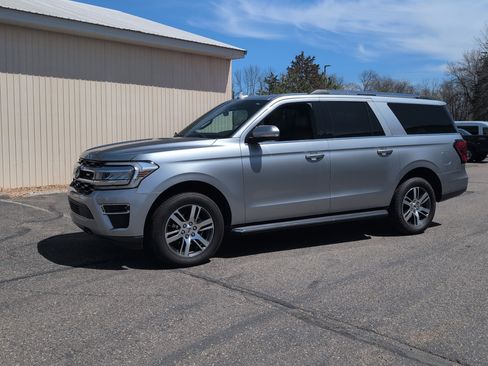 Used 2023 Ford Expedition Max Limited AWD/4WD image 4